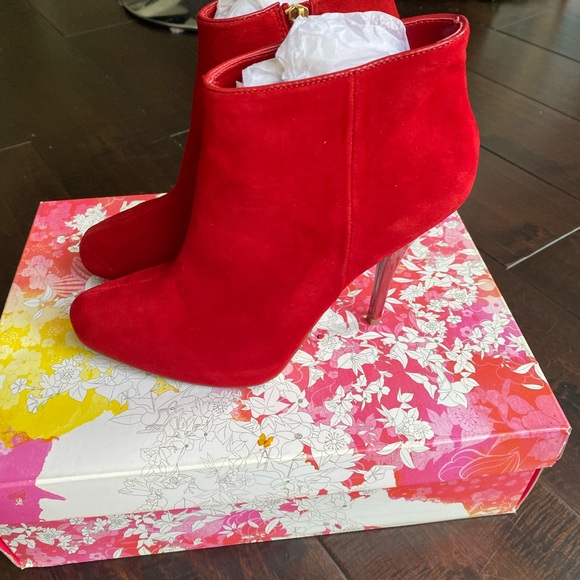Red suede leather boots size 7 brand new in the box by Chinese Laundry - Picture 8 of 11